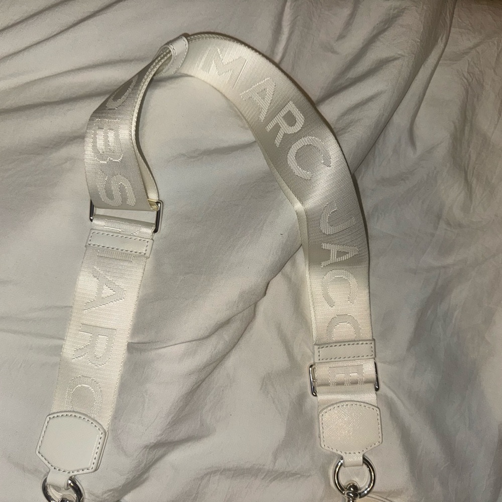 Read description- Marc Jacobs White Crossbody Camera Bag - Picture 4 of 6